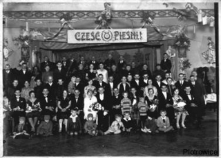 Ślub Teofila Pilch i Jadwigi Limański - goście weselni i chór Jutrzenka