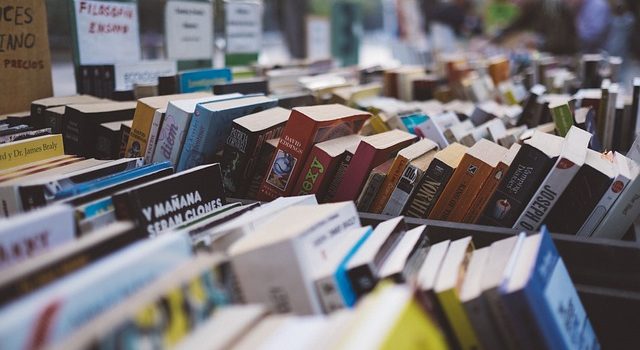 Gdzie sprzedać książki? Lista 5 popularnych antykwariatów w Katowicach